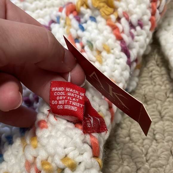 ANNE KLEIN NWT white/cream purple blue orange yellow scarf with fringe new - Picture 9 of 9